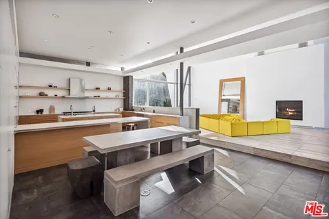 $24,950 | 3660 Inglewood Boulevard, Los Angeles, CA 90066