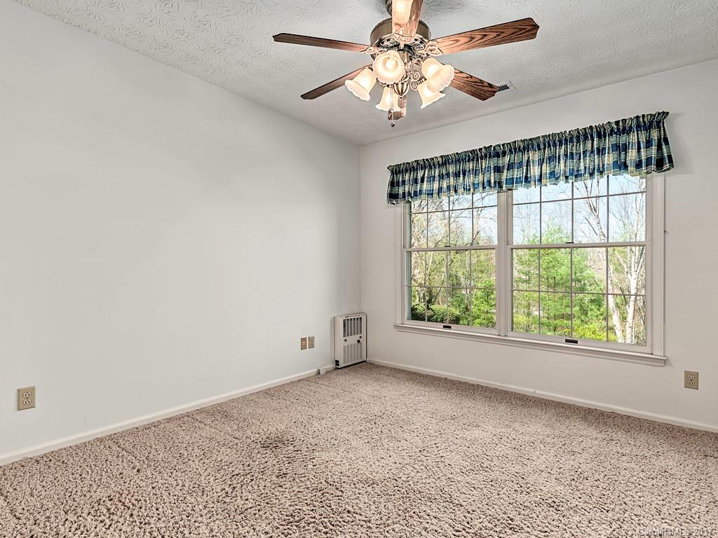 28 East Wonder Road Leicester, NC 28748 - Photo 16 of 24 Gallery Image 16