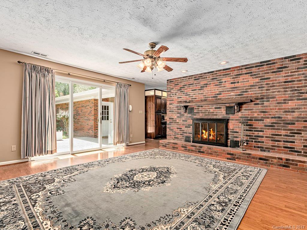 28 East Wonder Road Leicester, NC 28748 - Photo 7 of 24 Gallery Image 7
