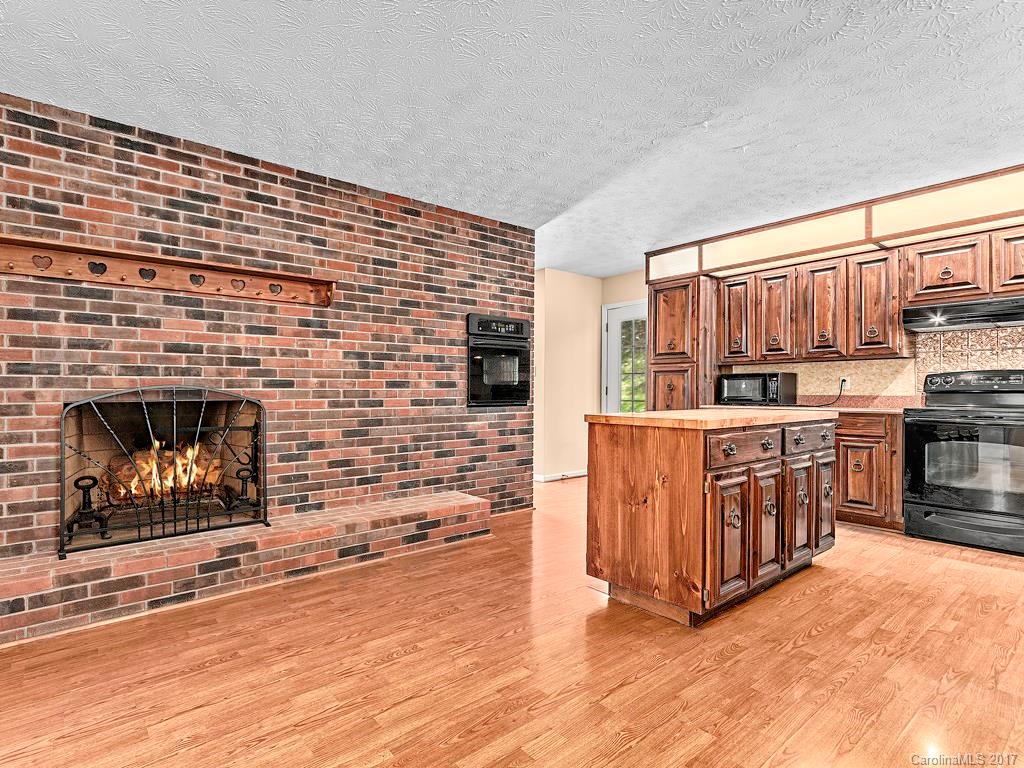 28 East Wonder Road Leicester, NC 28748 - Photo 8 of 24 Gallery Image 8