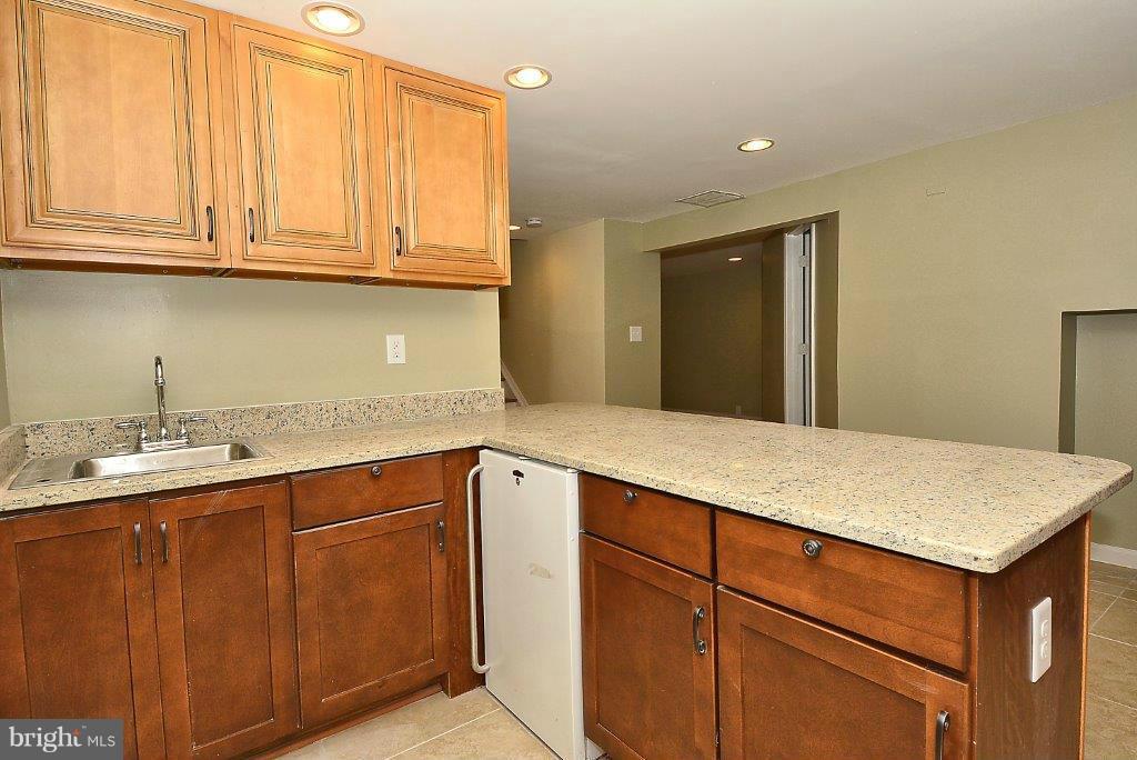 2732 Bird View Road Westminster, MD 21157 - Photo 16 of 23 Lower Level Kitchenette/ Bar