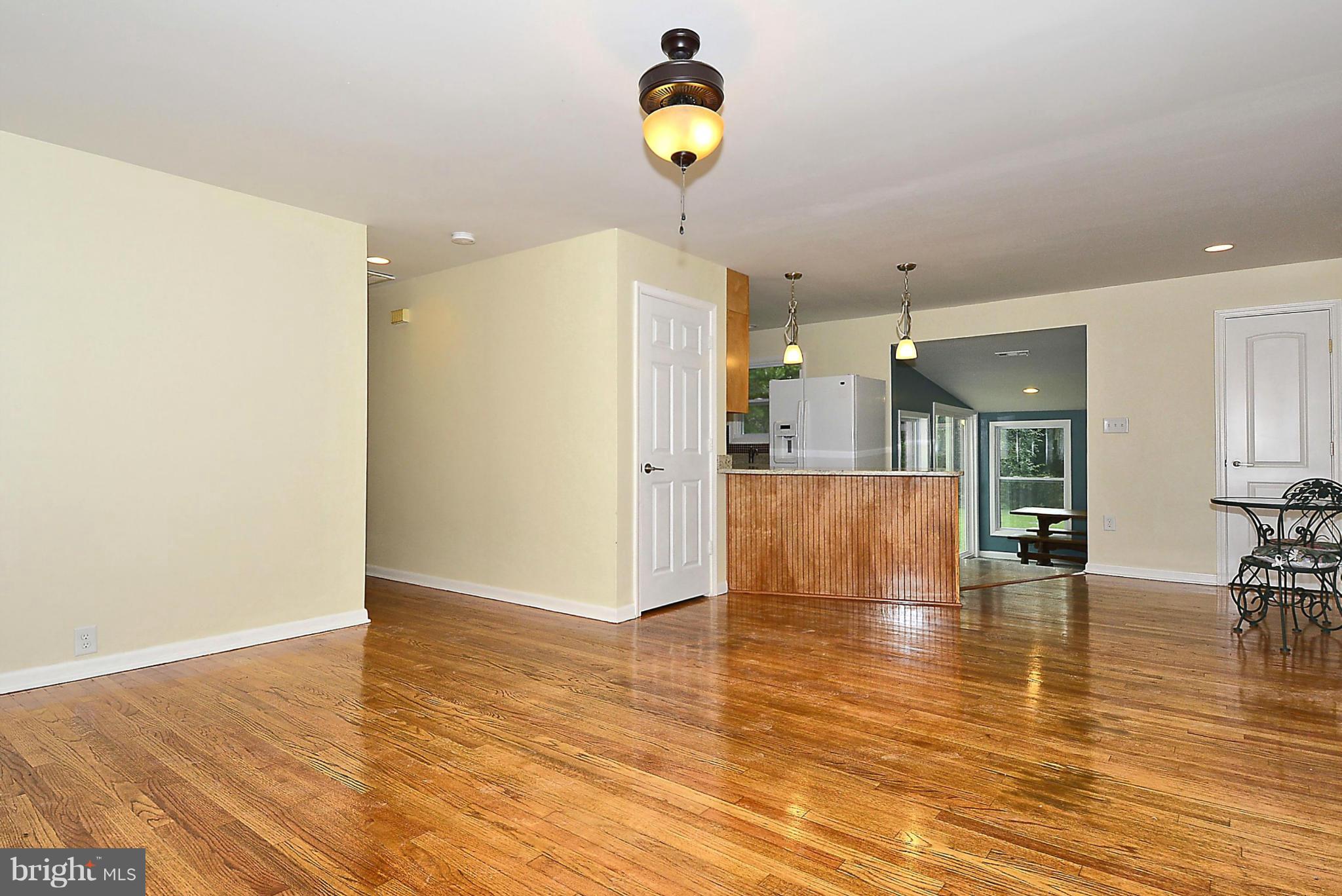 2732 Bird View Road Westminster, MD 21157 - Photo 8 of 23 Living Room