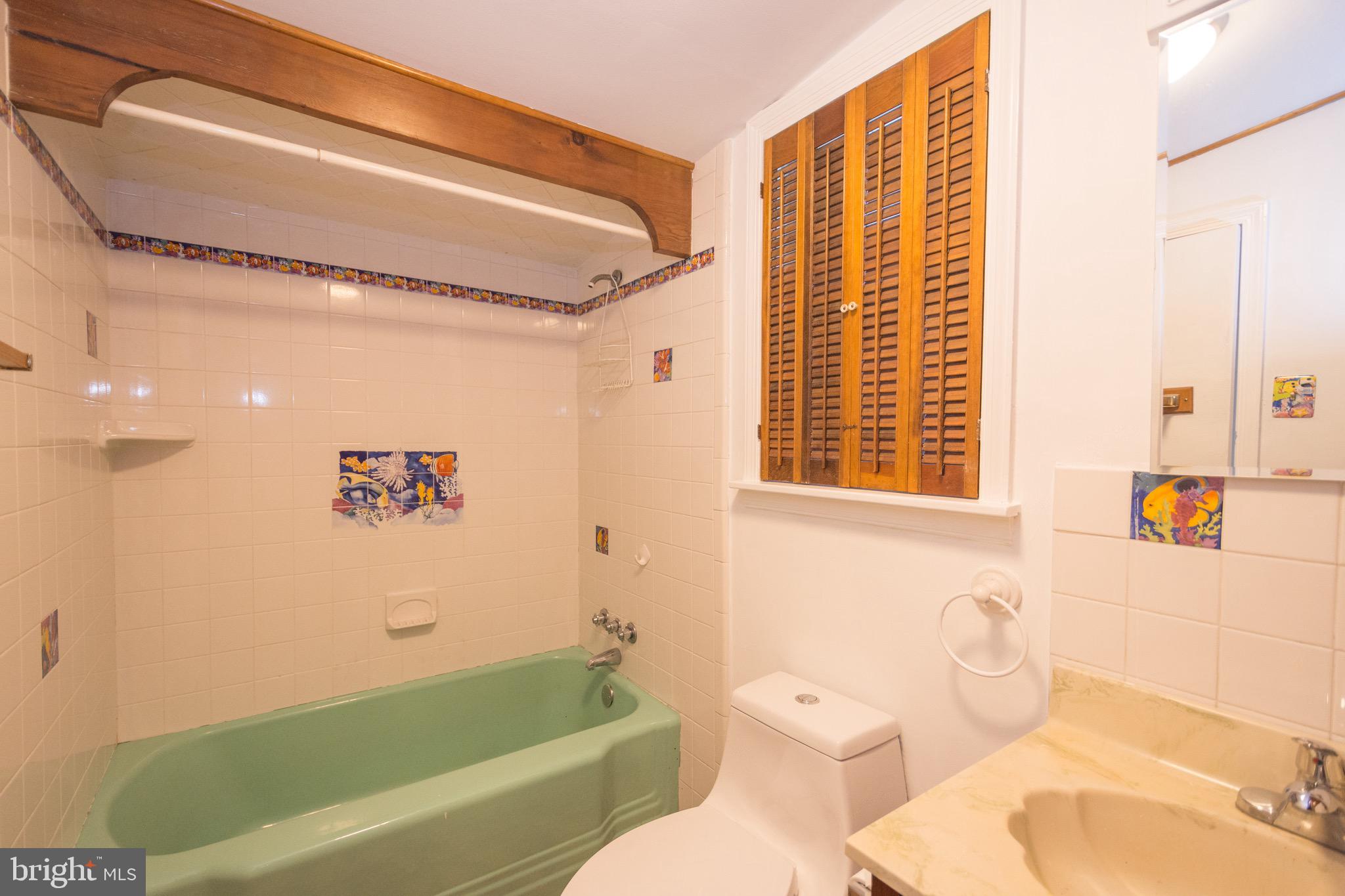 212 Park Road Riva, MD 21140 - Photo 22 of 38 main level bath
