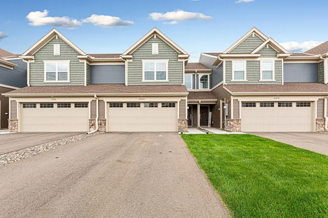 $389,900 | 2006 Tyrone Drive, Shakopee, MN 55379