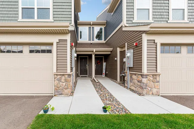 $389,900 | 2006 Tyrone Drive, Shakopee, MN 55379