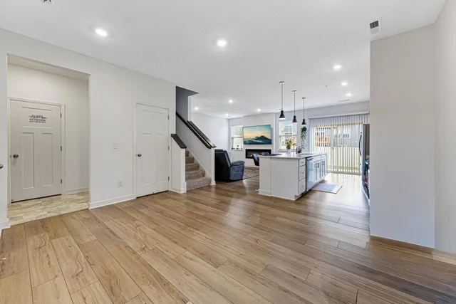 $389,900 | 2006 Tyrone Drive, Shakopee, MN 55379