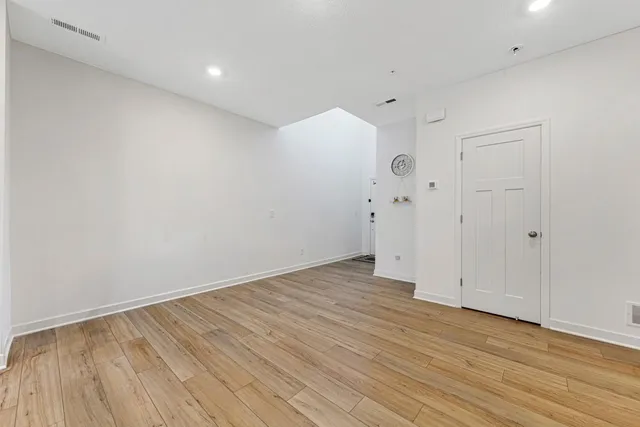 $389,900 | 2006 Tyrone Drive, Shakopee, MN 55379