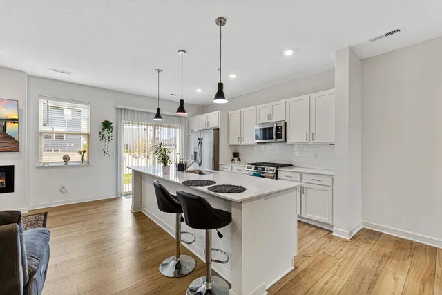 $389,900 | 2006 Tyrone Drive, Shakopee, MN 55379