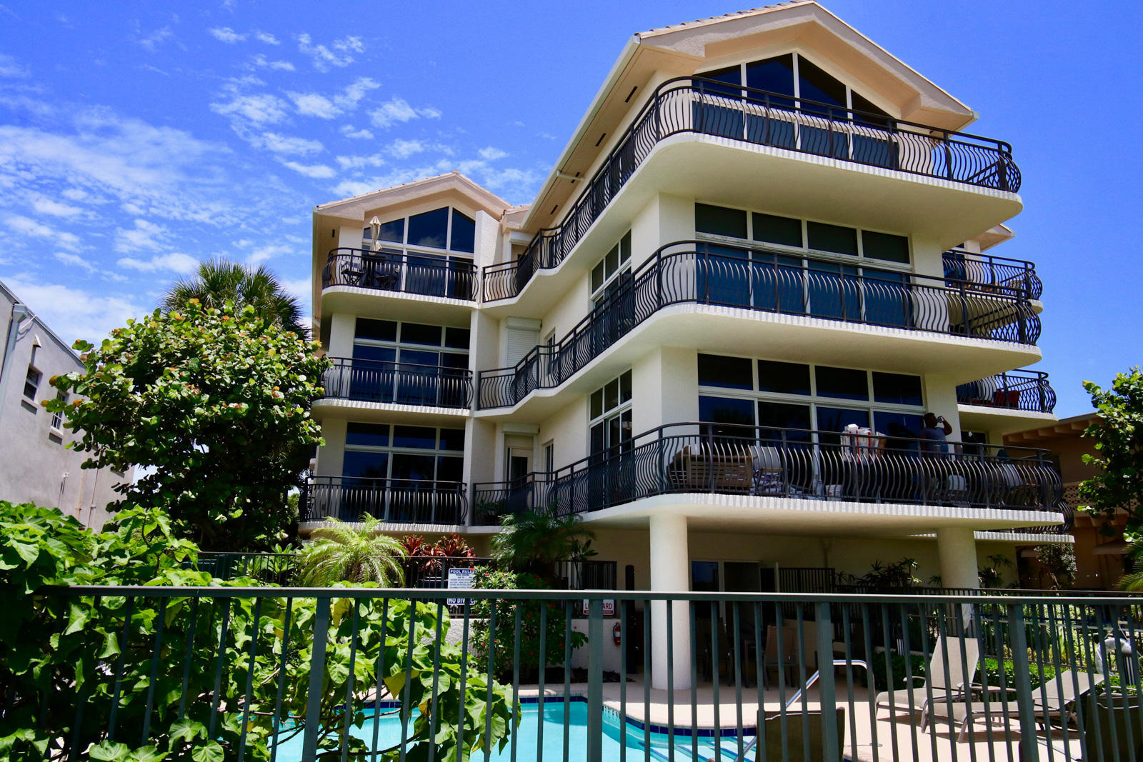 314 Inlet Way, Unit 303 Palm Beach Shores, FL 33404 - Photo 16 of 33 a front view of a building