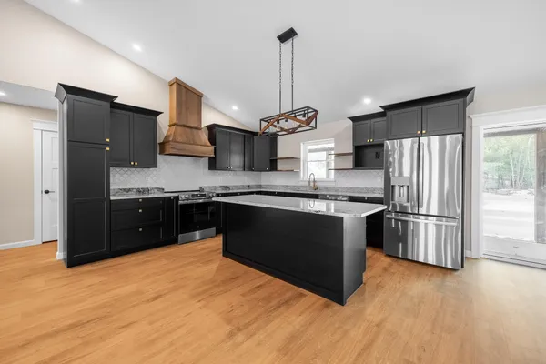 $589,900 | 725 North Main Street, Brewer, ME 04412