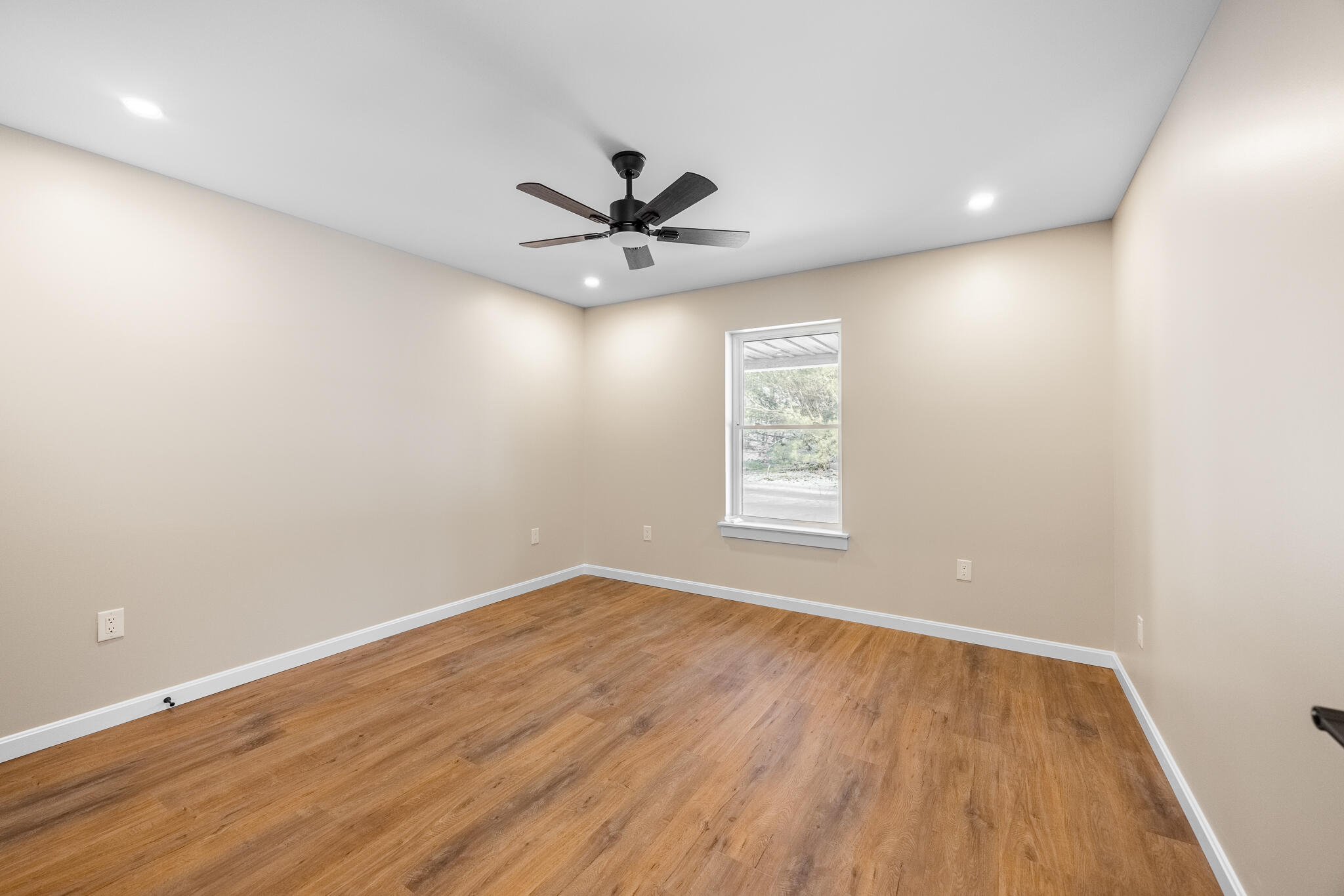 725 North Main Street Brewer, ME 04412 - Photo 38 of 54 725 N Main Interiors-15