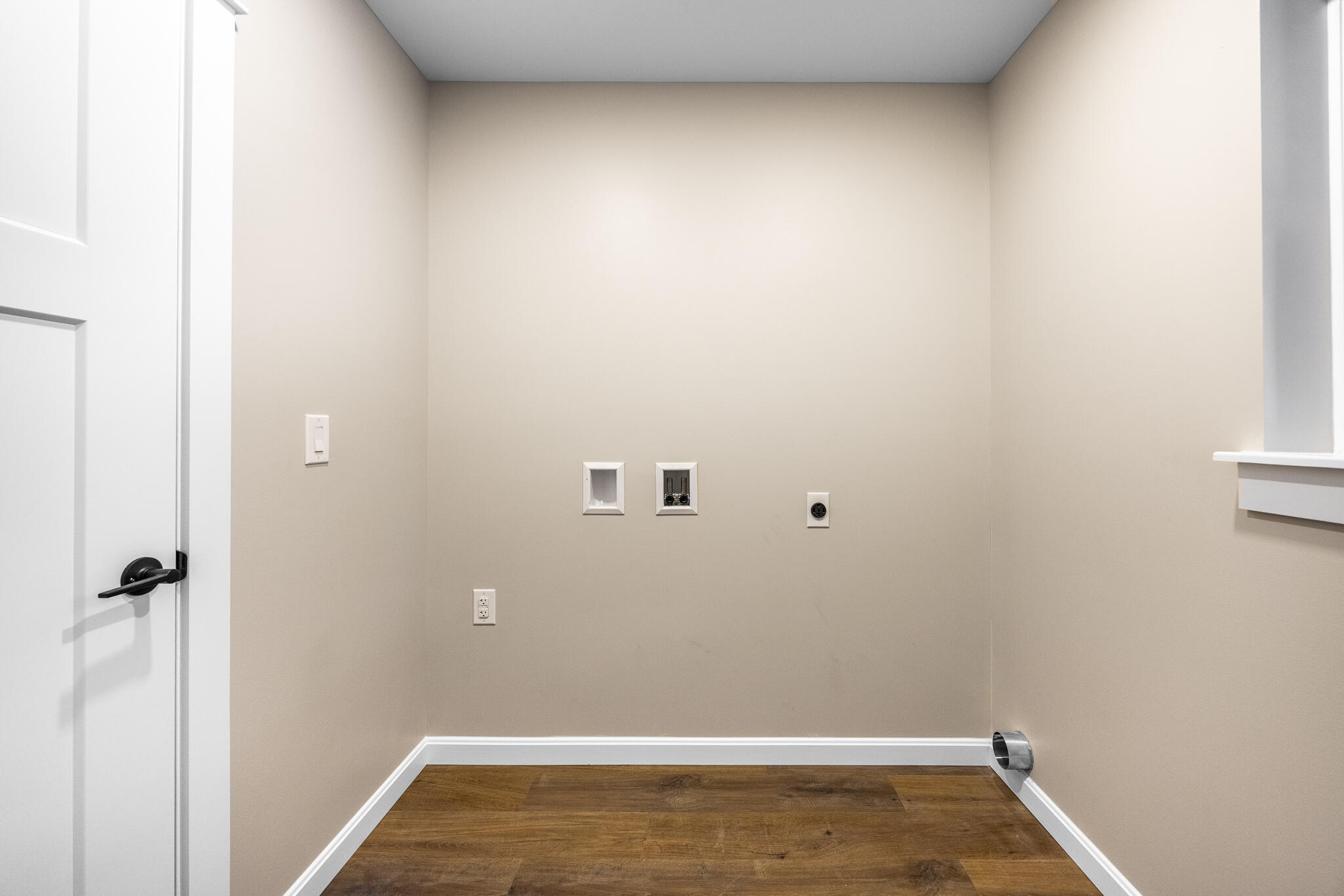 725 North Main Street Brewer, ME 04412 - Photo 40 of 54 725 N Main Interiors-17