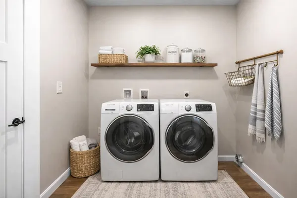 $589,900 | 725 North Main Street, Brewer, ME 04412