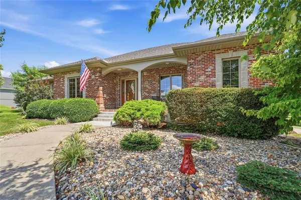 $450,000 | 602 Canyon Drive, Pleasant Hill, MO 64080