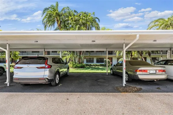 $249,900 | 2070 Lakeview Drive, Unit 204, Clearwater, FL 33763