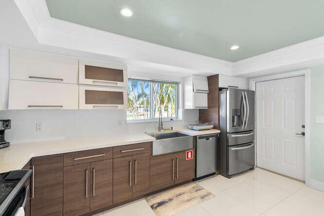 2740 Northeast 26th Street Lighthouse Point, FL 33064 - Photo 17 of 59 2740 NE 26th St-small-009-025-DSC9581-66