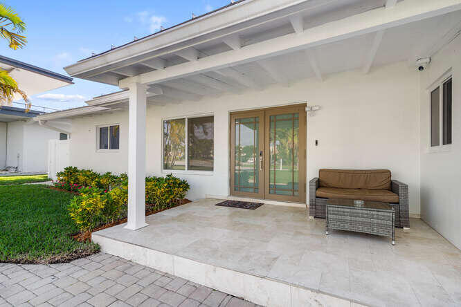 2740 Northeast 26th Street Lighthouse Point, FL 33064 - Photo 28 of 59 2740 NE 26th St-small-020-038-DSC9636-66