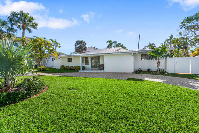 2740 Northeast 26th Street Lighthouse Point, FL 33064 - Photo 38 of 59 2740 NE 26th St-small-025-043-DSC9642-66