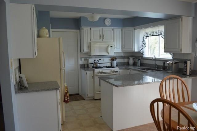 11432 Grafton Road Carleton, MI 48117 - Photo 16 of 33 DSC_0064.jpg