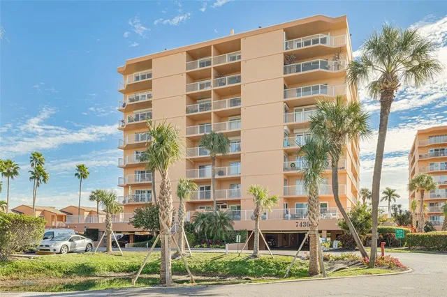 $2,750 | 7430 Sunshine Skyway Lane South, Unit 704, St. Petersburg, FL 33711