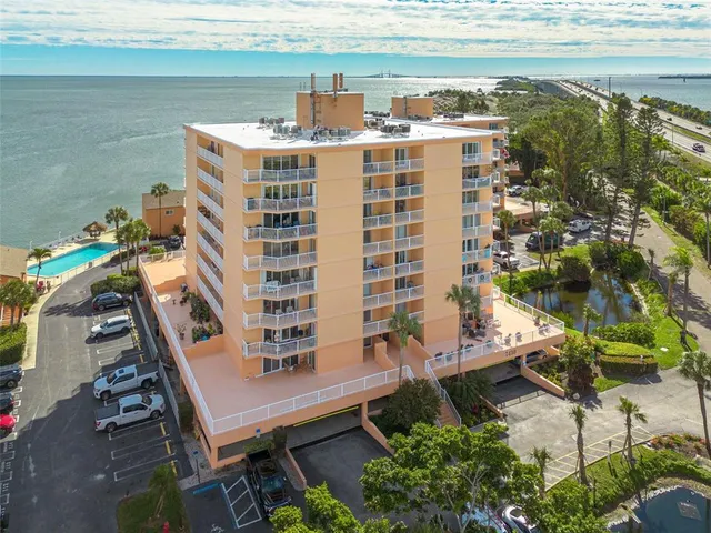 $2,750 | 7430 Sunshine Skyway Lane South, Unit 704, St. Petersburg, FL 33711