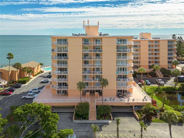 $2,750 | 7430 Sunshine Skyway Lane South, Unit 704, St. Petersburg, FL 33711