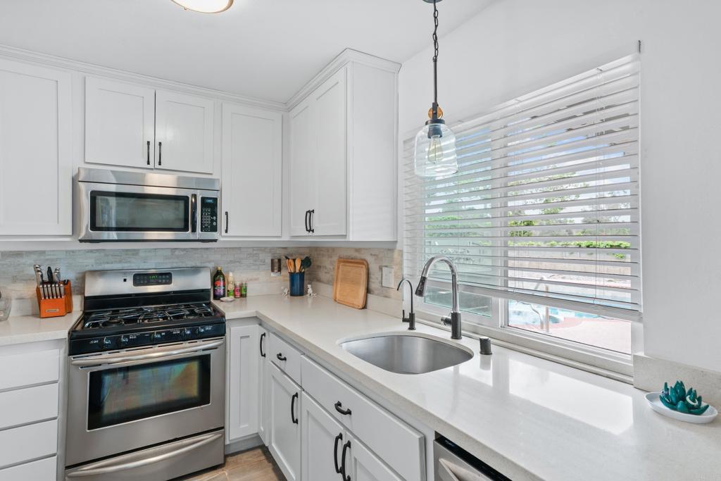 813 Sunningdale Drive Oceanside, CA 92057 - Photo 14 of 33