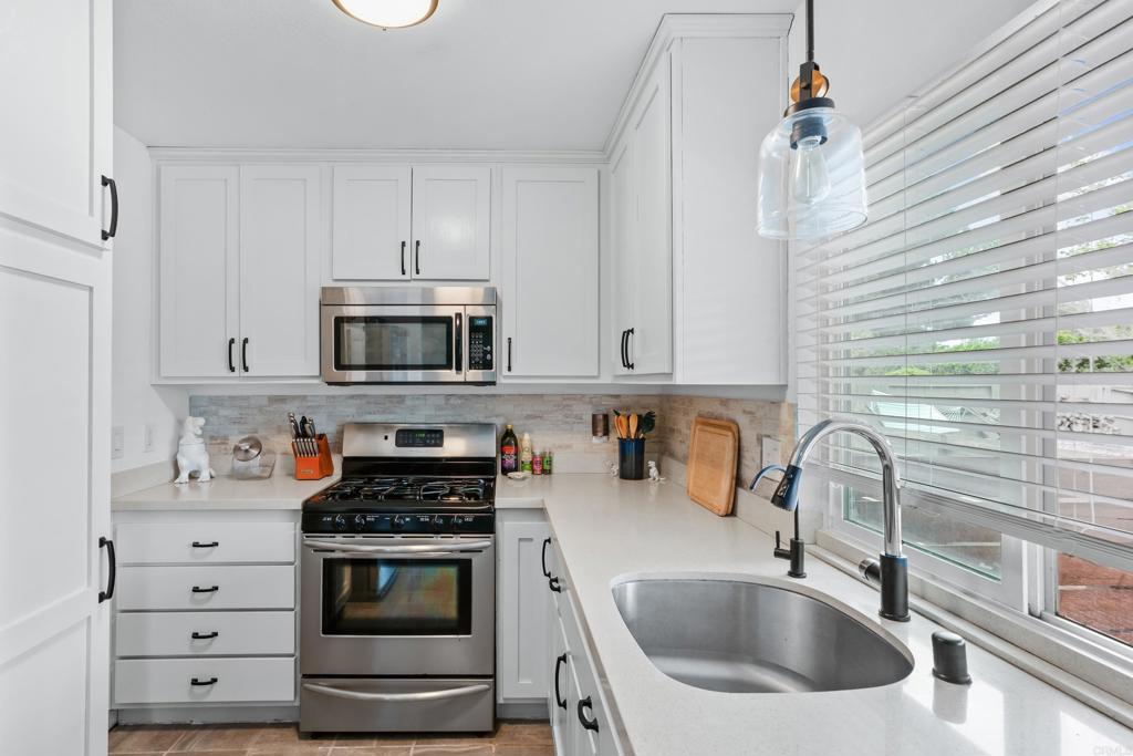 813 Sunningdale Drive Oceanside, CA 92057 - Photo 15 of 33