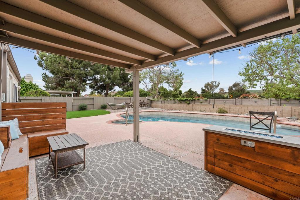 813 Sunningdale Drive Oceanside, CA 92057 - Photo 7 of 33