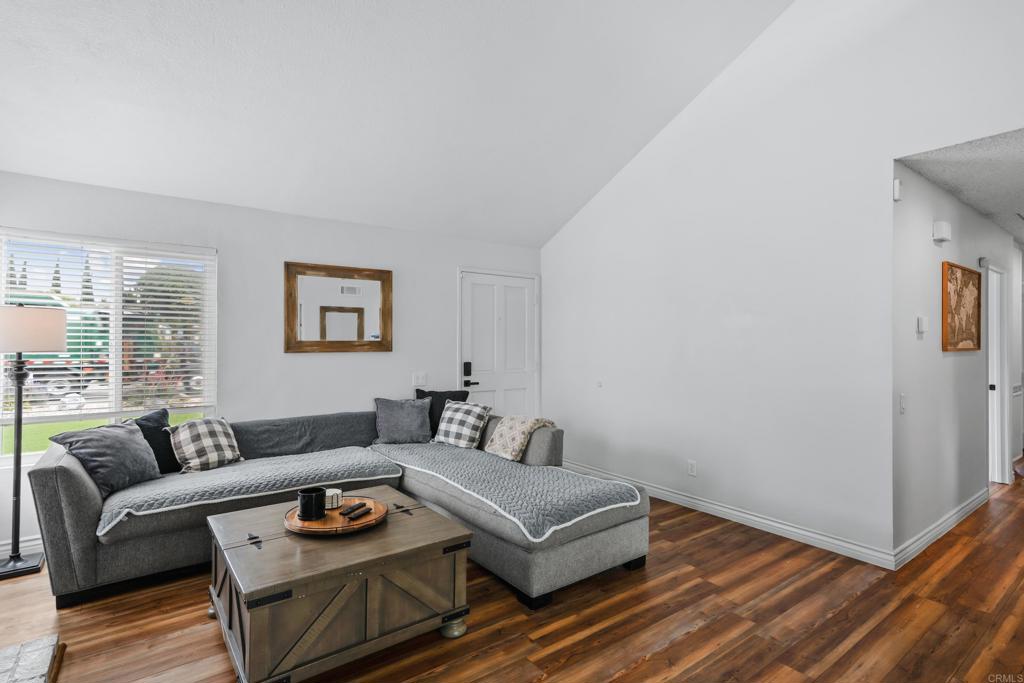 813 Sunningdale Drive Oceanside, CA 92057 - Photo 10 of 33