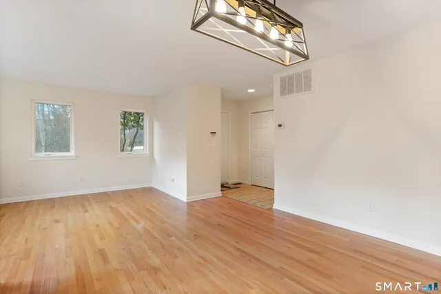 $420,000 | 85 Glen Wilton Court, Unit 85, Wilton, CT 06897