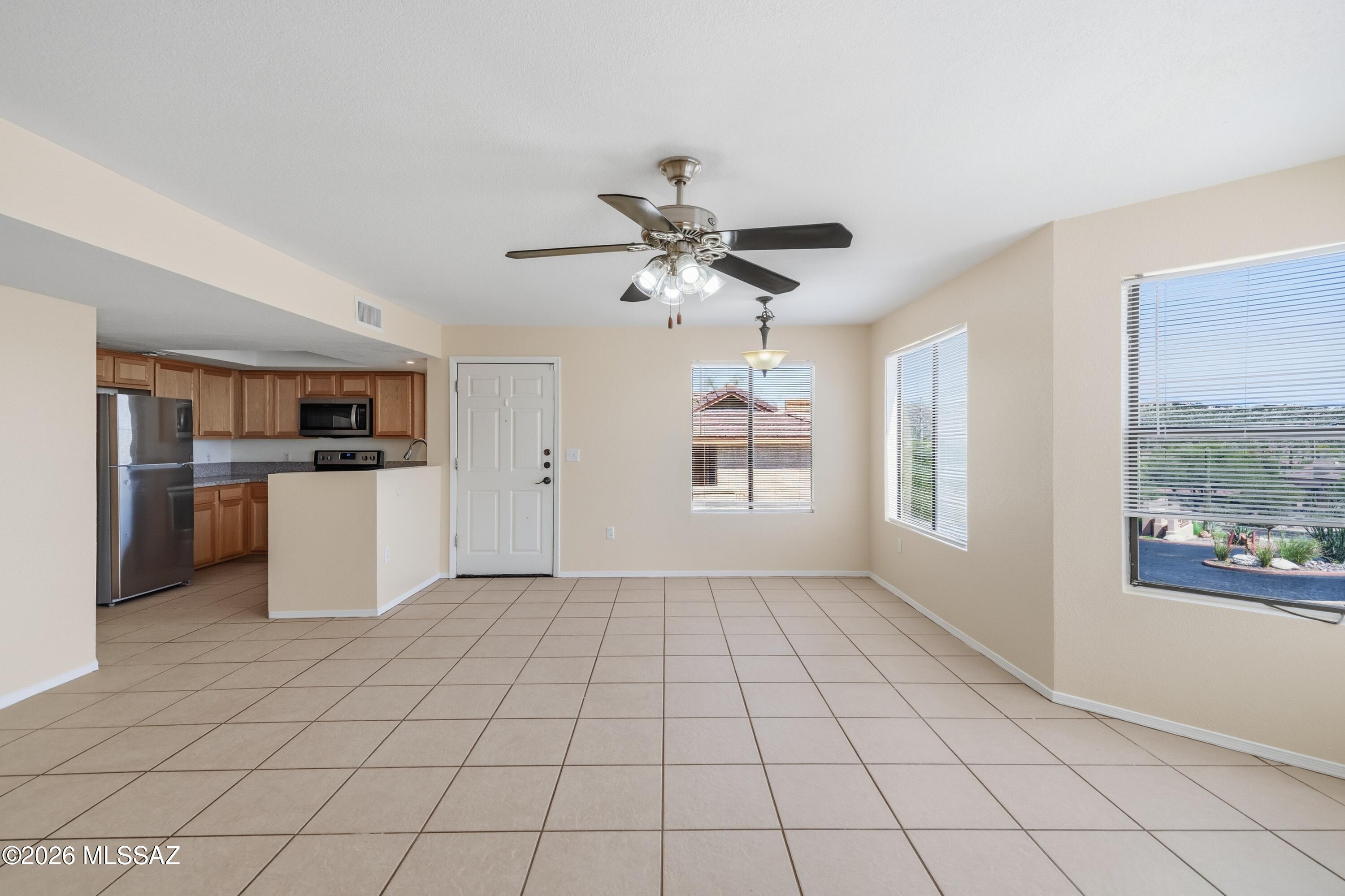 7255 East Snyder Road, Unit 12205 Tucson, AZ 85750 - Photo 6 of 38 Living Space
