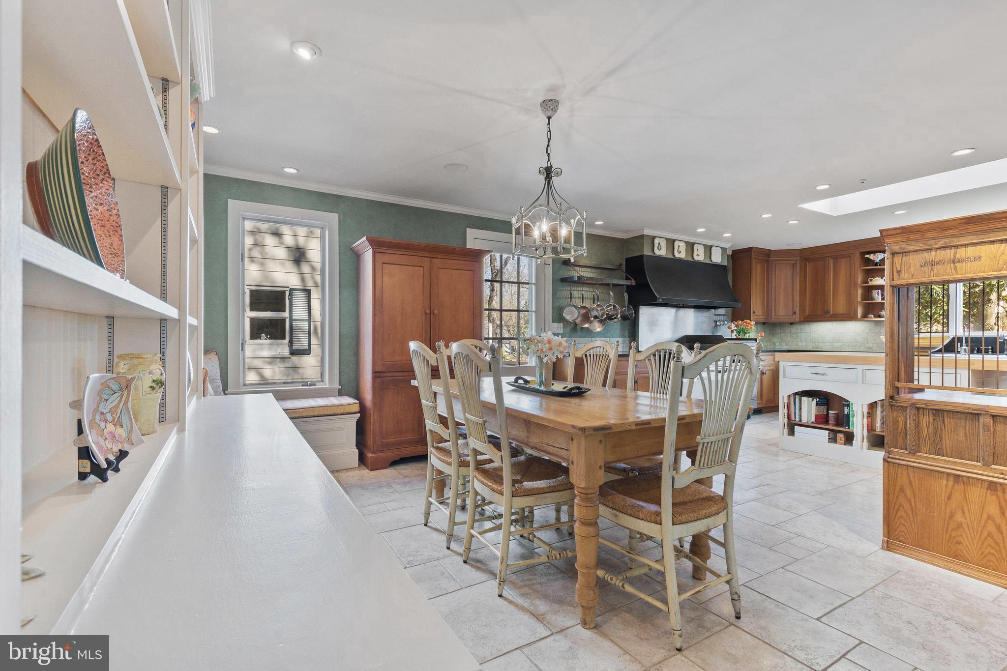 329 Tunbridge Road Baltimore, MD 21212 - Photo 24 of 76 a view of a dining room with furniture