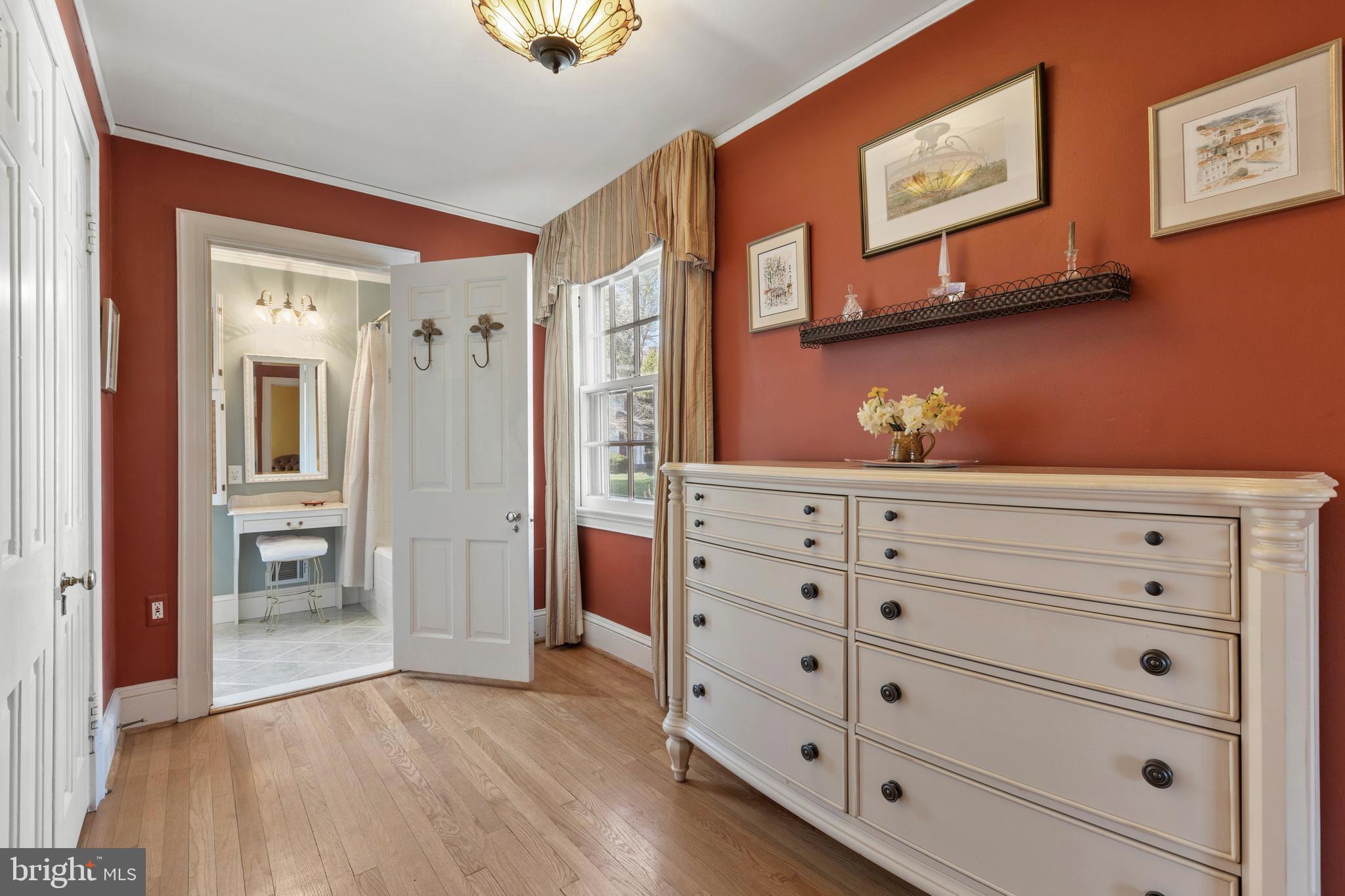 329 Tunbridge Road Baltimore, MD 21212 - Photo 34 of 76 a view of cabinets and wooden floor