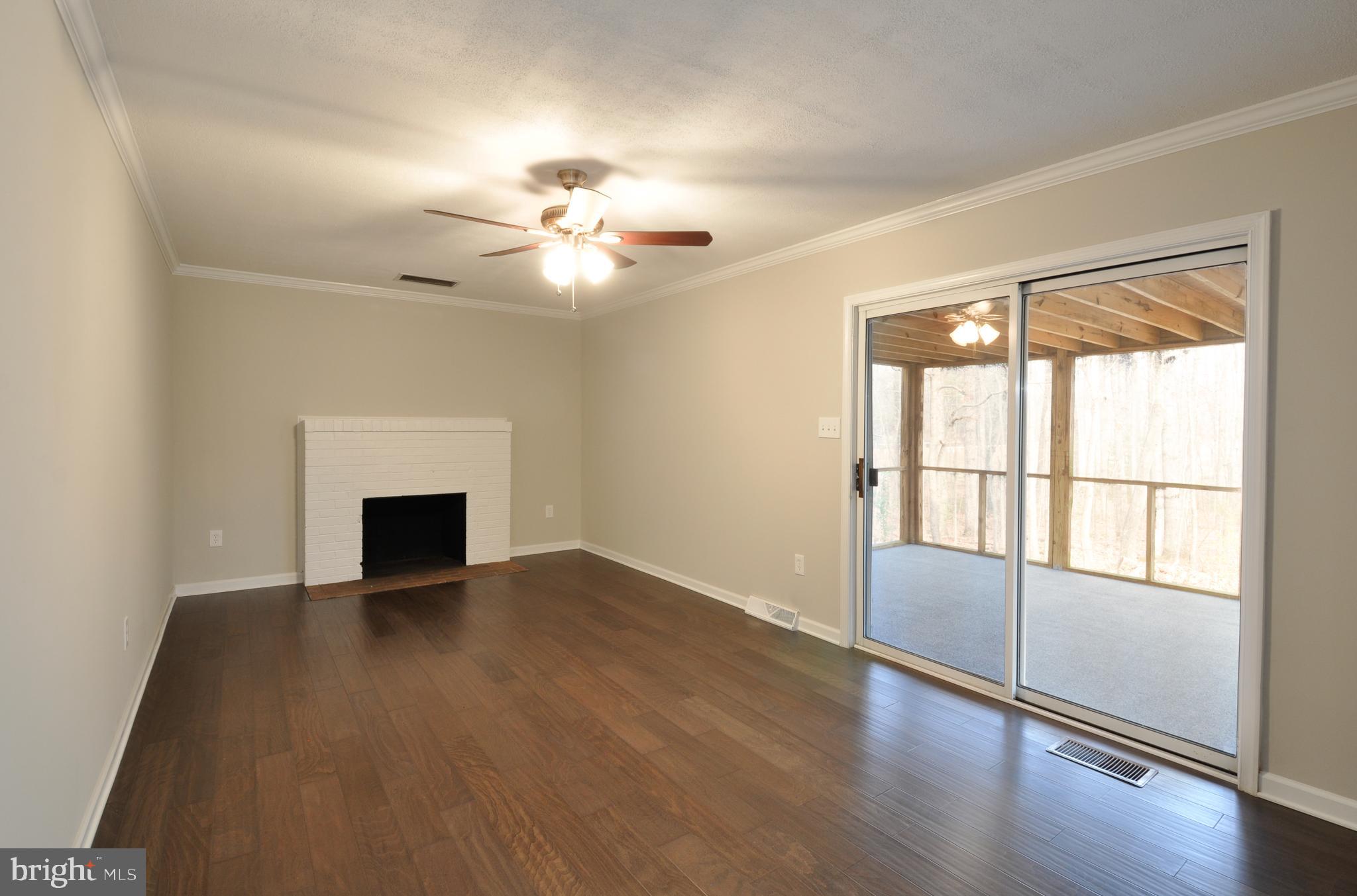 4018 Ensors Shop Road Midland, VA 22728 - Photo 21 of 41 Family Room