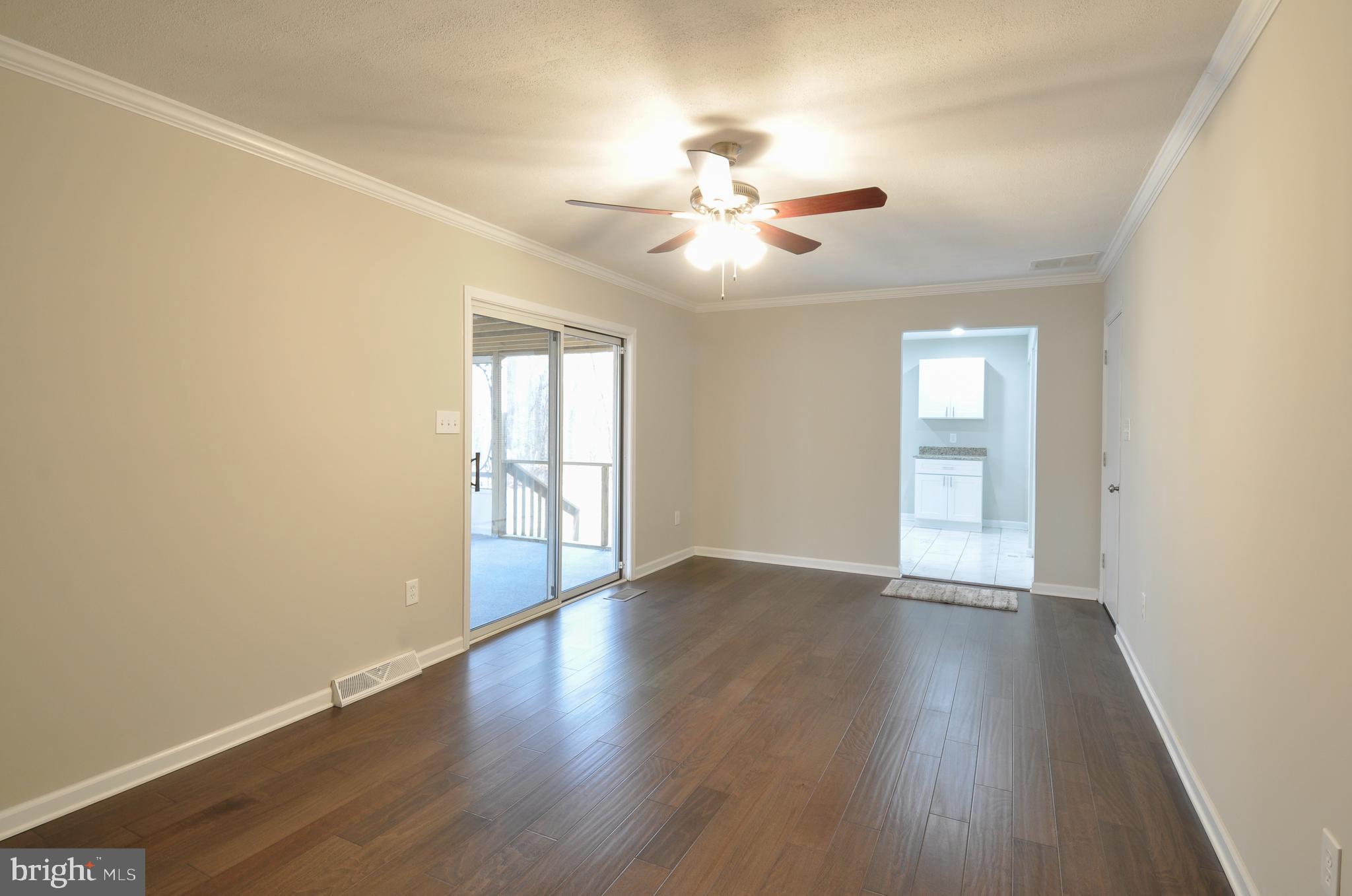 4018 Ensors Shop Road Midland, VA 22728 - Photo 22 of 41 Family Room