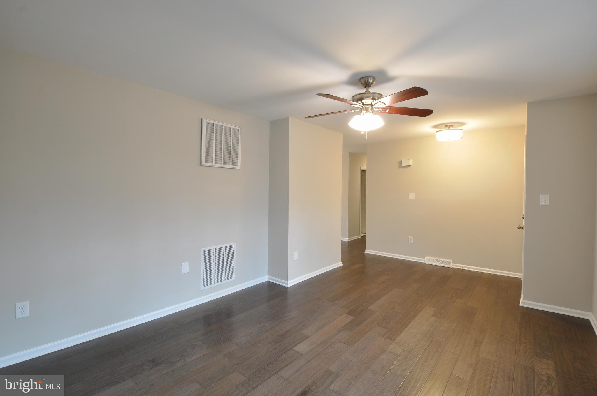4018 Ensors Shop Road Midland, VA 22728 - Photo 8 of 41 Living Room