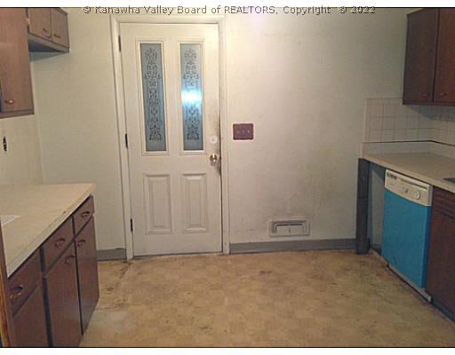812 Walters Road Charleston, WV 25314 - Photo 3 of 12 Kitchen.