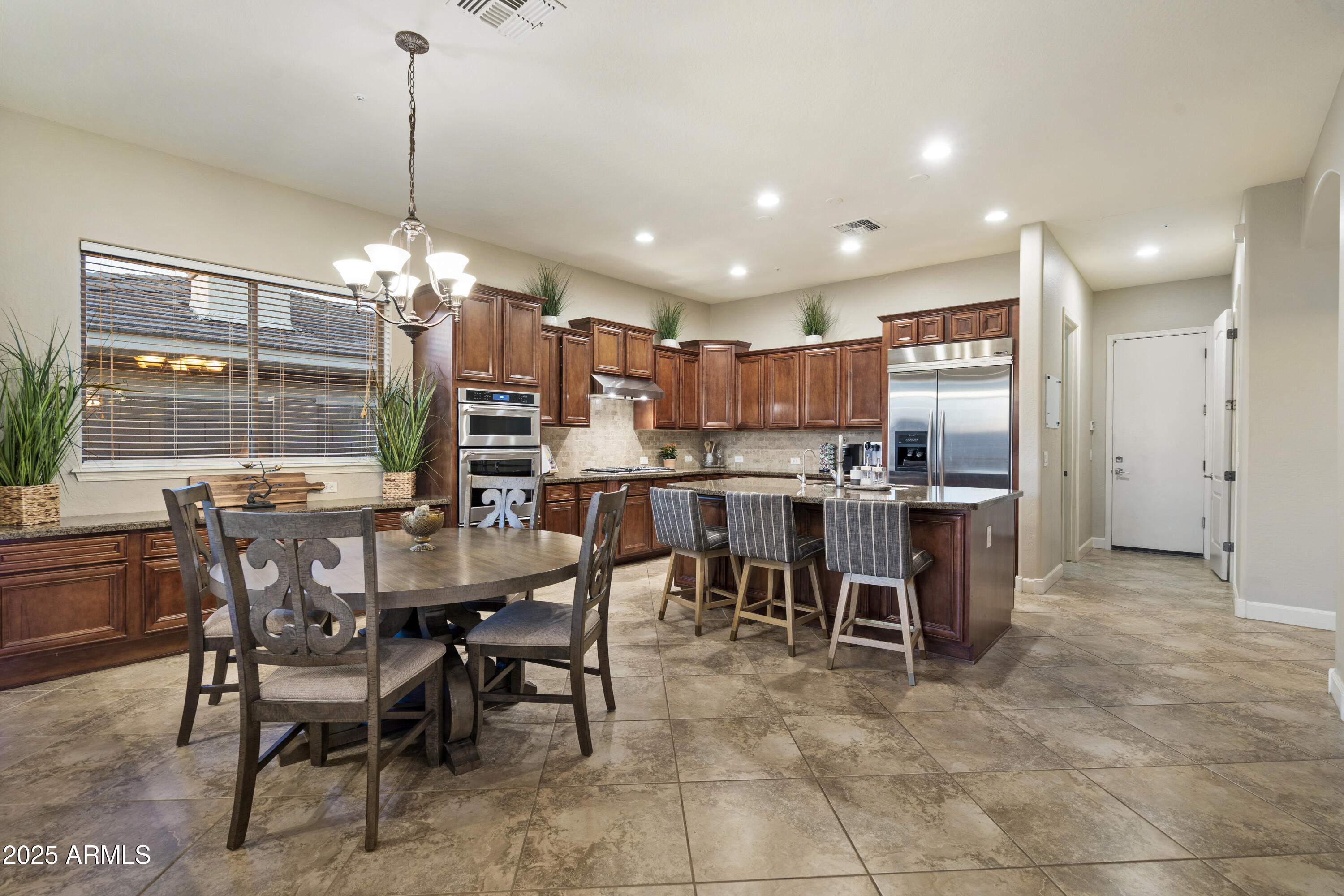 17923 West Narramore Road Goodyear, AZ 85338 - Photo 11 of 73 Photo103397586 (10)2000x1333