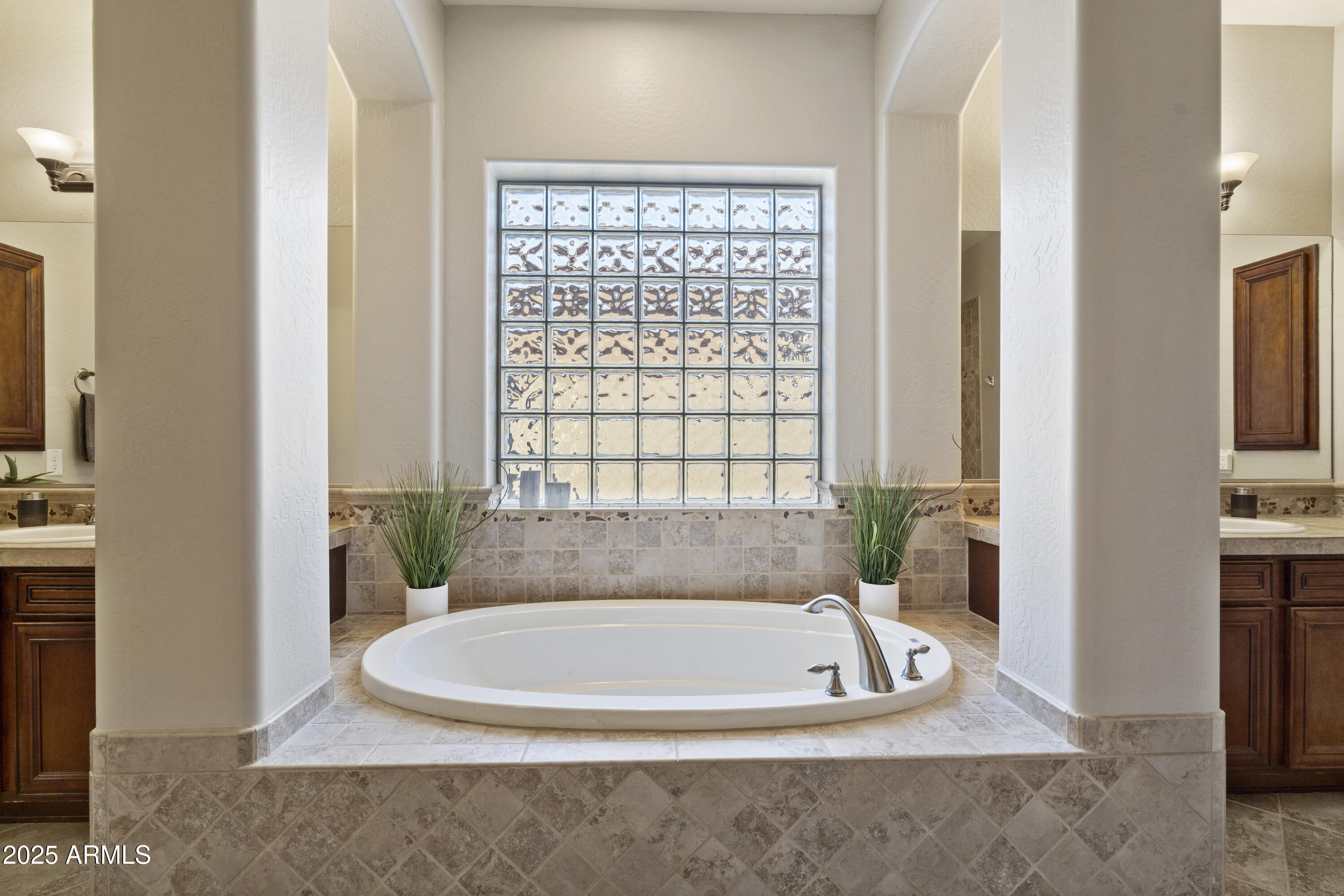 17923 West Narramore Road Goodyear, AZ 85338 - Photo 17 of 73 Massive Soaker Tub