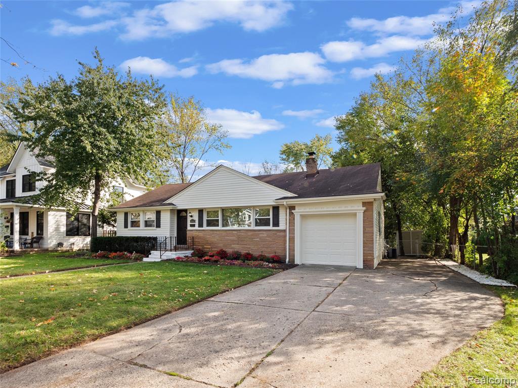 2046 Yorkshire Road Birmingham, MI 48009 - Photo 35 of 43