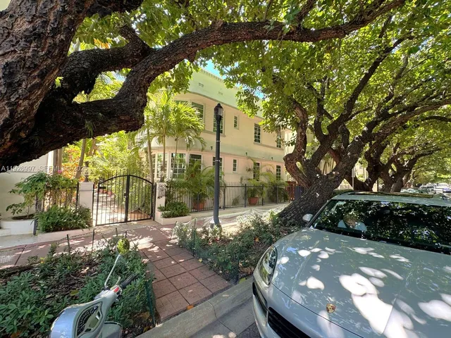 $270,900 | 349 Meridian Avenue, Unit B202, Miami Beach, FL 33139