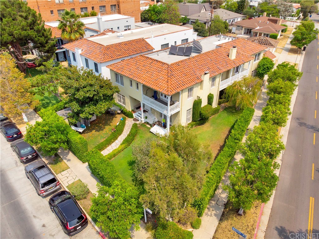 750 South Mansfield Avenue, Los Angeles, CA 90036 Compass