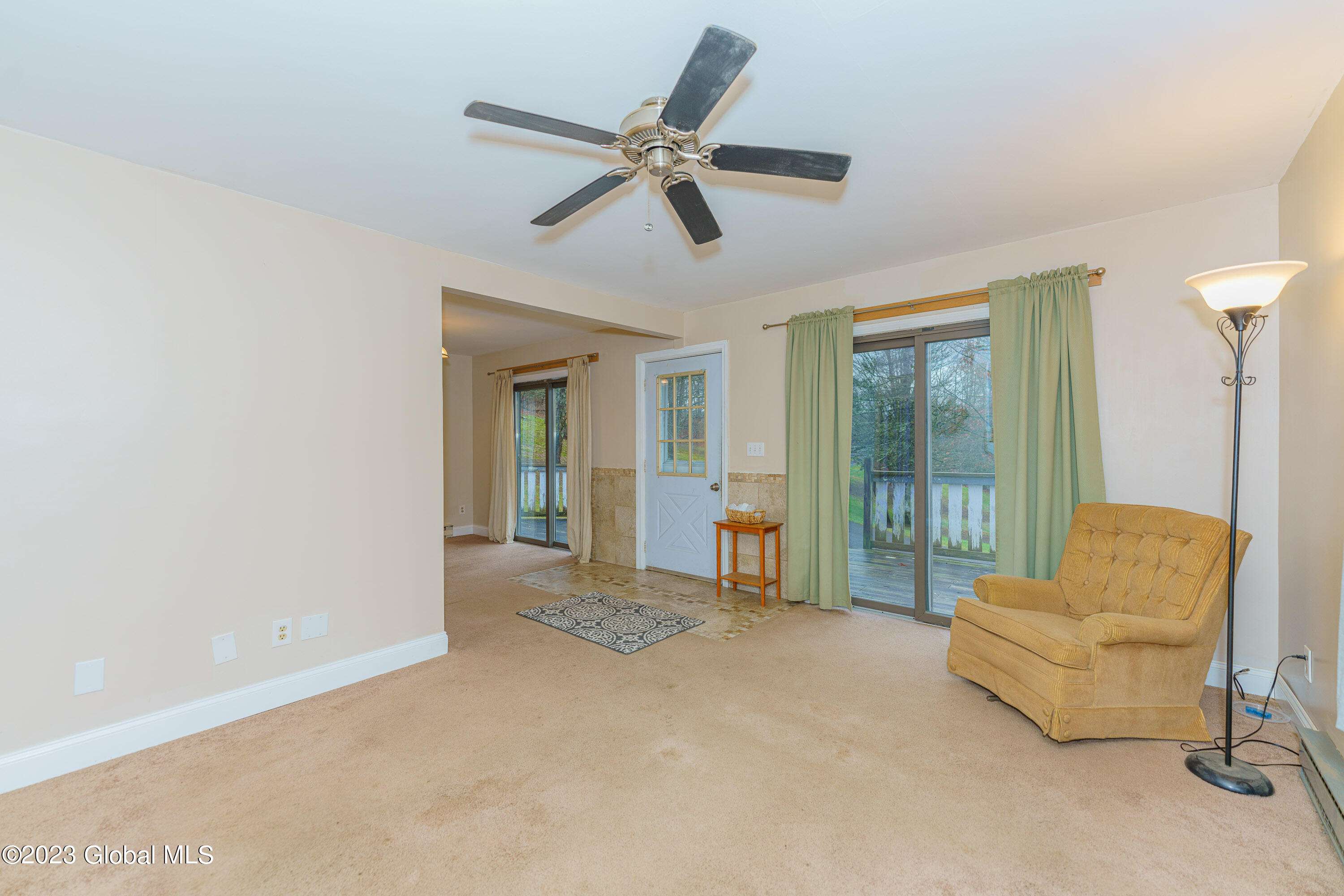 47 St Croix Drive Hoosick, NY 12057 - Photo 10 of 37 1 Livingroom 3