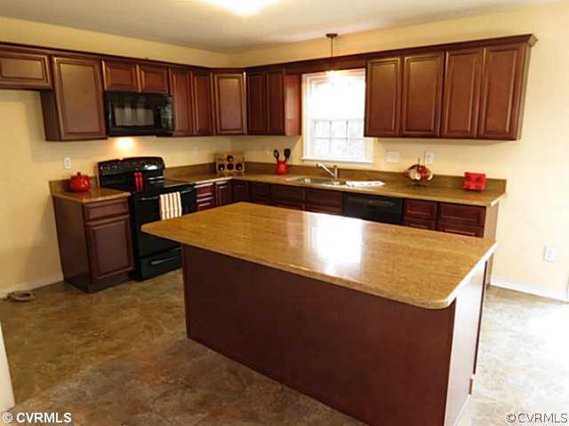 8831 Pleasant Ridge Road North Chesterfield, VA 23237 - Photo 2 of 18 Kitchen - GRANITE, Custom Cabinets with HUGE Islan