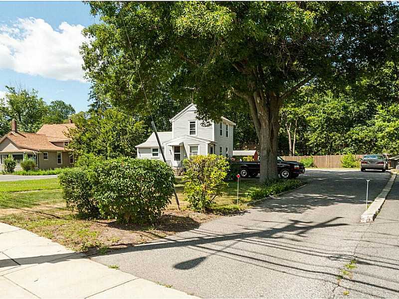 60 River Road Lincoln, RI 02865 - Photo 3 of 24 Exterior Front.
