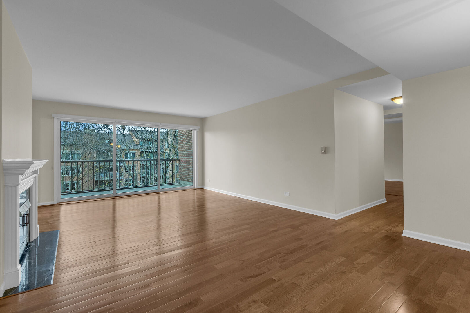 22 Park Lane, Unit 404 Park Ridge, IL 60068 - Photo 4 of 29 Gallery Image 4