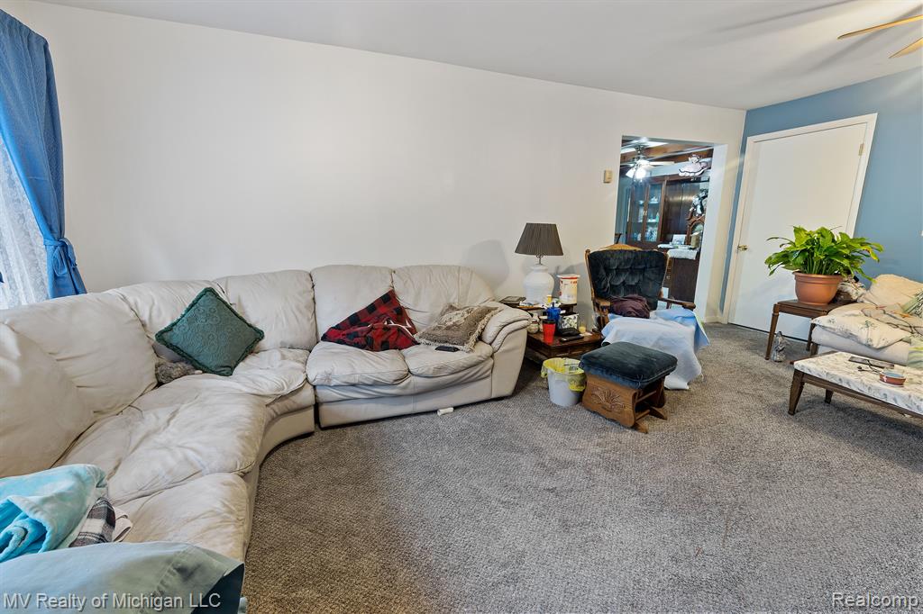 92 South Kellogg Road Midland, MI 48640 - Photo 7 of 19