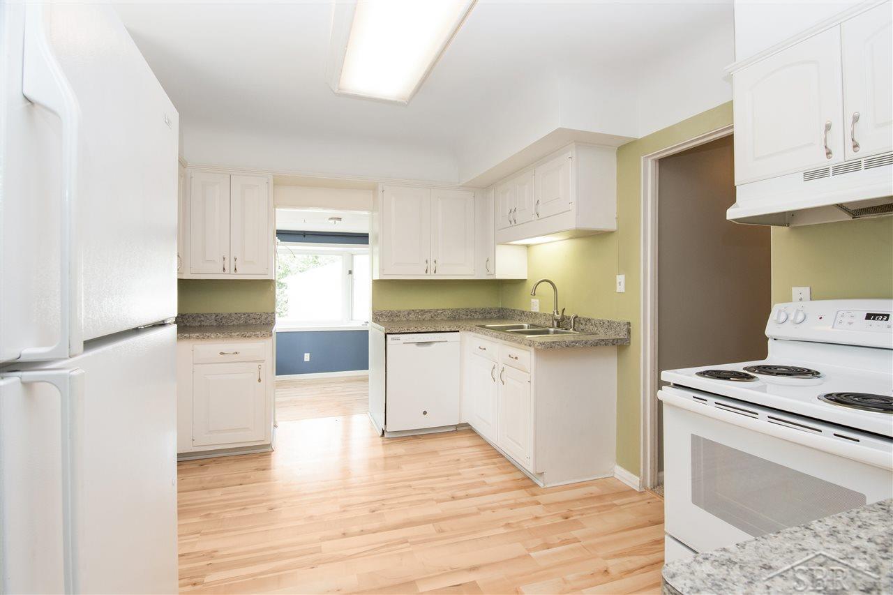 54 Benton Road Saginaw, MI 48602 - Photo 2 of 16 31386713-1.JPG