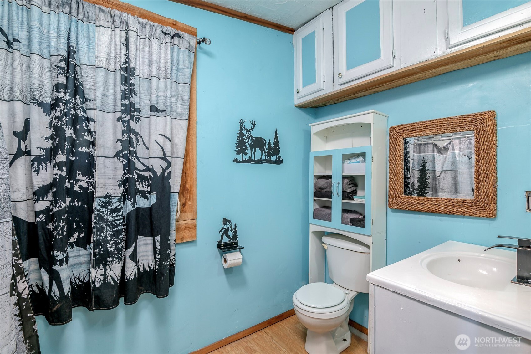 142 Gharet Road Randle, WA 98377 - Photo 26 of 32 a bathroom with a toilet a sink and a shower